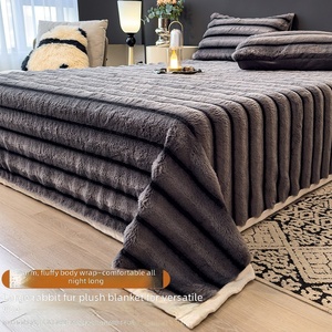 Novo Estilo Conjunto de Cama de Solteiro de Três Peças com Enchimento de Algodão e Pelúcia de Seda Gradiente, Espesso, Macio, Confortável, Respirável e Refrescante, Atacado - Product Image 2
