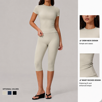 Set Yoga 2 Potong Wanita dengan Logo Custom, Atasan Pendek dan Leggings Capri Pinggang Tinggi, Outfit Olahraga Gym