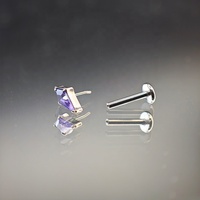 새롭게 디자인된 G23 티타늄 합금 다이아몬드 코 피어싱 도매 지르코니아 인레이드 연 모양 연골 비나사형 귀걸이