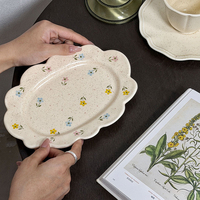 Assiette ovale en céramique de style pastoral français, multicolore, à motif floral, avec bordure en dentelle, pour dîner, gâteau, fruits, dessert, pour un usage quotidien à la maison