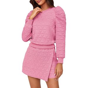 Fisoew Ensemble de détente 2 pièces pour femme, sweat-shirt matelassé à manches longues et jupe-short décontractée pour un confort à la maison - Product Image 2