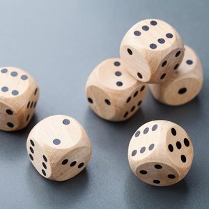 Dés en bois naturel polyédriques en vrac pour jeux de table, Mahjong, et ensemble de dés à l'histoire - Product Image 4