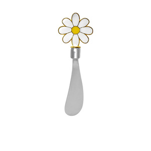 Daisy Butter Knife Silver With Gold Flower Design For Valentine'S Day Cake Decorating Supplies - Product Image 1