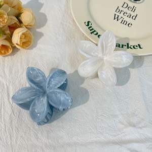 วันหยุดพักผ่อนที่ชายหาดใหม่  คลิปหนีบผมรูปดอกชบาฮาวายสวยงามสำหรับผู้หญิง - Product Image 4