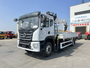 Grue compacte de 8 tonnes à flèche droite montée sur camion avec stabilisateurs hydrauliques pour le chargement de marchandises urbaines et la livraison d'équipements légers - Product Image 4