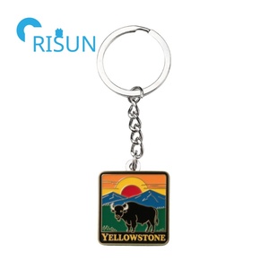 Fabricación de fábrica EE. UU. Montañas Rocosas Viajes Aventura Recuerdo Llavero Titular Esmalte personalizado Parque Nacional Llaveros - Product Image 4