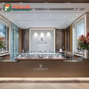 Exhibidores Minimalistas para Joyería Comercial, Acabado Laminado, Vitrina de Vidrio para Tienda de Marca - Product Image 5