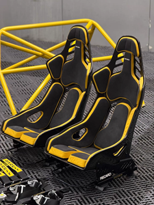 Siège baquet universel en fibre de carbone sèche de haute qualité pour sièges de course de voitures de luxe avec ajustement parfait - Product Image 1