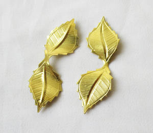 Sayap daun dapat ditekuk pencari kuningan lapisan bertekstur 43x14mm desain kerajinan DIY - Product Image 2