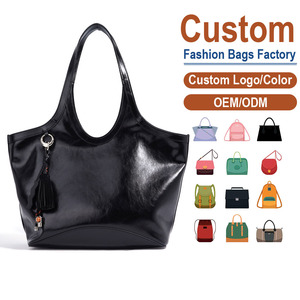 Bolso de Hombro de Cuero Genuino Brillante con Revestimiento de Acabado Espejo, Borla de Cuero Real, Logotipo Personalizado Disponible, Fabricación Personalizada - Product Image 1