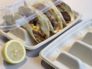 Caja de Tacos Desechable Personalizada de 4 Compartimentos con Tapa de PET, Contenedor de Pulpa Ecológico y Biodegradable - Product Image 2