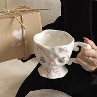 Tasse à café de l'après-midi originale en céramique rose avec motif d'ours peint à la main, design créatif, 400 ml, compatible lave-vaisselle et micro-ondes