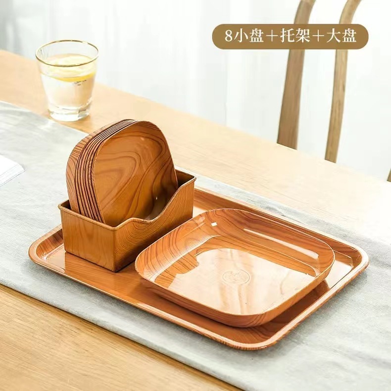 8 petites assiettes avec base, plateau et assiette centrale