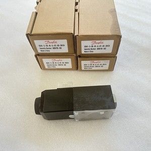 Válvula Solenoide de Control Direccional DG4V-3-0B-M-U-H7-69-EN124 para Máquina de Moldeo por Inyección - Product Image 3