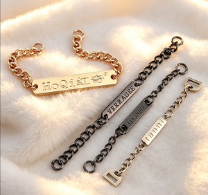 Etiquetas de cadena para cuello de aleación de zinc en blanco, en stock, compatibles con grabado de logotipo personalizado para cuellos de prendas y accesorios de ropa interior. - Product Image 2