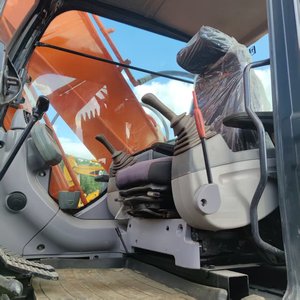 Excavatrice d'occasion Hitachi ZX210 de 21 tonnes du Japon, excavatrice sur chenilles hydraulique Hitachi ZX120 d'occasion à vendre - Product Image 6