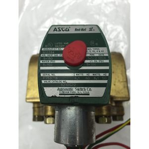 Vanne solénoïde ASCO 8210G22 1-1/2 pouce normalement fermée pour le contrôle de l'eau - Product Image 1