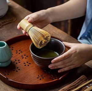 Chasen al por mayor hecho a mano con soporte, batidor de matcha de Tailandia con paquete sostenible - Product Image 2