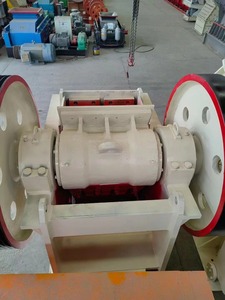 Concasseur à mâchoires double à bascule classique ETERNITY Reborn PE-500 *750 avec moteur AC et engrenage pour concassage primaire, capacité max. 1000 t/h pour l'exploitation minière - Product Image 3