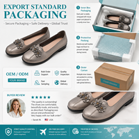 Mocassins chics en cuir noir à enfiler avec ornement floral 3D superposé, étoile dorée et semelle compensée zigzag pour femme