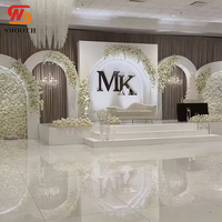 Cadre de fond de scène de mariage moderne en acrylique blanc lisse en forme d'arche, ensemble de cadre en acrylique PVC pour la décoration de scène de fête de mariage