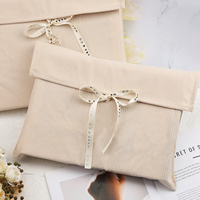 Enveloppe en velours côtelé de luxe maquillage emballage cadeau sacs à rabat mode enveloppe en velours côtelé sacs à main shopping sacs à poussière