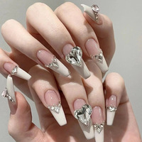 Gros coeur tordu et ovale à carré en forme de K9 Flash High Products perceuse à ongles en verre blanc fond pointu pour pile de bijoux