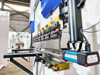 Presse plieuse hydraulique CNC SANXIN 40T 50T Machine de pliage automatique de plaques en acier inoxydable Système de contrôle CNC CT8