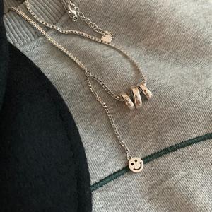 Collar de Plata de Ley S925 para Mujer, Mariposa Brillante con Ondas Fluidas, Incrustaciones de Circonita, Diseño de Lujo Moderno - Product Image 2