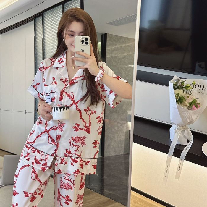 CX-WD181 # Splendid Scarthame