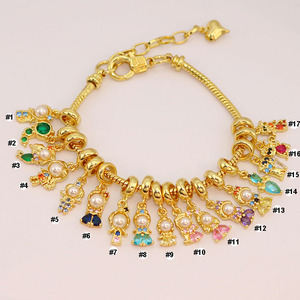 BC1540 Pulsera Elegante con Cadena de Serpiente y Dije de Princesa de la Sirenita, Rapunzel y Cenicienta, Chapada en Oro de 18k con Circonitas Cúbicas para Mujer - Product Image 4