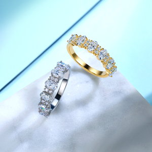 <span class=keywords><strong>Bague</strong></span> demi-éternité empilable en argent sterling S925 avec moissanite taille cœur 1,94 CTW pour <span class=keywords><strong>femme</strong></span> - Product Image 4