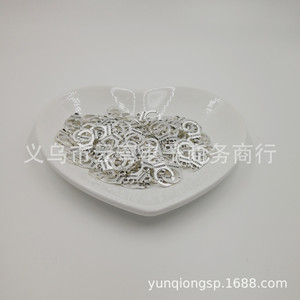 จี้รูปกุญแจมือโลหะผสมสังกะสี สำหรับสร้อยข้อมือ สร้อยคอ เครื่องประดับ DIY สีขาว K สีน้ำเงินโบราณ - Product Image 2