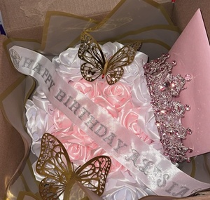 Couronne de reine moderne en alliage plaqué or de haute qualité avec strass pour mariage, concours de beauté, occasions formelles, vente en gros - Product Image 3