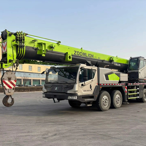 Grue mobile d'occasion Zoomlion 70T, moteur et pompe hydrauliques d'origine, camion lourd avec grue pour la construction - Product Image 1