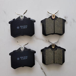 <span class=keywords><strong>Plaquette</strong></span> de frein de voiture de haute qualité en gros pièces automobiles D340 1H0698451E 10087961 pour Audi <span class=keywords><strong>PEUGEOT</strong></span> VW plaquettes de frein à disque arrière en céramique - Product Image 5