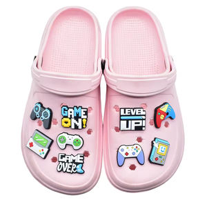 Chaussures <span class=keywords><strong>de</strong></span> console <span class=keywords><strong>de</strong></span> jeu mignonnes Charme contrôleur <span class=keywords><strong>de</strong></span> jeu <span class=keywords><strong>de</strong></span> dessin animé doux, sabots en bois, charmantes pantoufles Bracelets décorations <span class=keywords><strong>de</strong></span> chaussures - Product Image 2