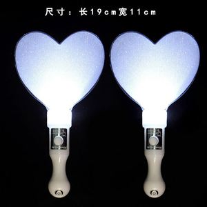 แท่งไฟ LED รูปหัวใจ พลาสติกเป็นมิตรกับสิ่งแวดล้อม พร้อมโลโก้สั่งทำ สำหรับคอนเสิร์ต งานแต่งงาน และตกแต่งงานปาร์ตี้ - Product Image 6