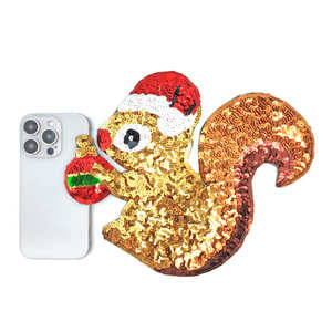 Écusson de vêtements de bricolage Écureuil avec conception de chapeau de Père Noël - Product Image 6