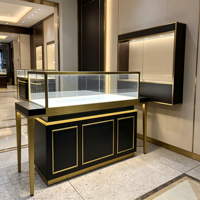 Vitrine Kaca Buatan Khusus dengan Kaki Logam Hitam untuk Pajangan Perhiasan