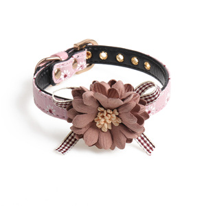 <span class=keywords><strong>Collar</strong></span> de cuero PU de lujo para mascotas de alta calidad para perros y gatos, seguro Breakaway, hermoso estampado de flores, patrón sólido, cinta elegante, pluma - Product Image 3