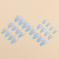 Faux ongles à presser de style européen et américain, bleu clair uni, forme amande, longs, pré-conçus, détachables, minimalistes et d'aspect premium