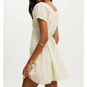 Vestido de Mujer Estilo Campestre Francés con Estampado Floral, Cuello Cuadrado, Mangas Abullonadas, Ribete de Encaje, Cintura Ajustada, Falda Corta en Línea A - Product Image 2