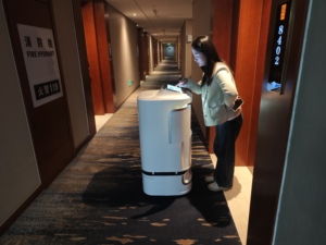 Robot humanoïde pour restaurant, hôtel, livraison intelligente, service de livraison de nourriture, robot intelligent pour restaurant - Product Image 5