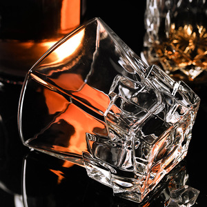Vasos de Whisky Transparentes Sin Plomo con Diseño Europeo de Corte Clásico, Juego de 4 de 300 ml para Bar en Casa y Fiestas de Cócteles - Product Image 3