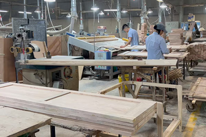 Persianas de Madera Marca EFS, Estilo Rústico, Puerta de Granero, Decoración de Pared Interior, Madera Reciclada, Persiana Tradicional para Casa de Campo - Product Image 4