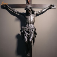 Statue de Jésus géante en bronze antique, en laiton, pour saut à l'élastique, représentant Jésus portant la croix grandeur nature, sculpture de Jésus en croix