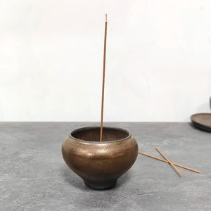 Brûleur d'encens en céramique, petit, style japonais, fait à la main, pour usage religieux, décoration de la maison - Product Image 1