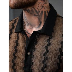 เสื้อเชิ้ตผู้ชายลำลองลายทางแขนสั้นคอปกระบายอากาศสำหรับฤดูร้อน - Product Image 4