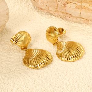 Pendientes de Concha Marina de Moda, Joyería Moderna para Mujer, Chapados en Oro de 18K, Acero Inoxidable, Clásicos, con Doble Concha Colgante - Product Image 2